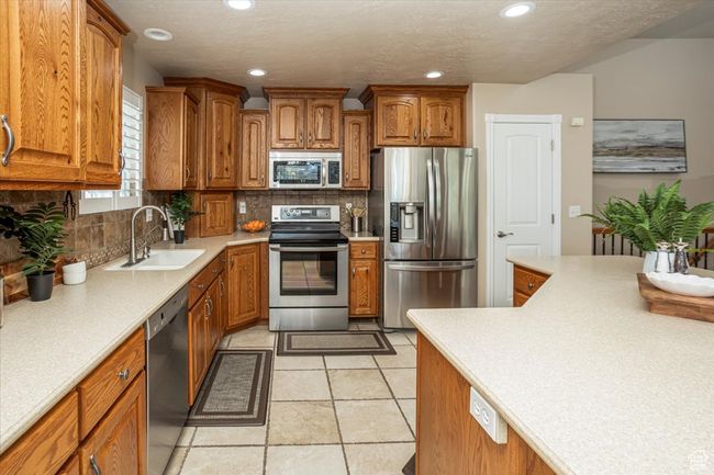 5195 5825, House other with 4 bedrooms, 3 bathrooms and 8 parking in Hooper UT | Image 11