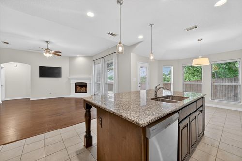 7920 Wilson Cliff Ct, White Settlement, TX, 76108-1830 | Card Image