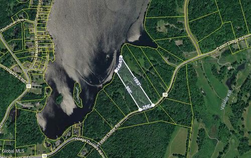 41 Totem Lodge Rd, Averill Park, NY, 12018-3743 | Card Image