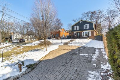 25 Mill St, House other with 3 bedrooms, 2 bathrooms and 3 parking in Mississauga ON | Image 3