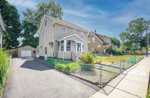 64 Ridgewood Ave, Holyoke, MA, 01040-1824 | Card Image