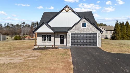 179 Meadowbrook Cir, Danville, VA, 24541-7301 | Card Image