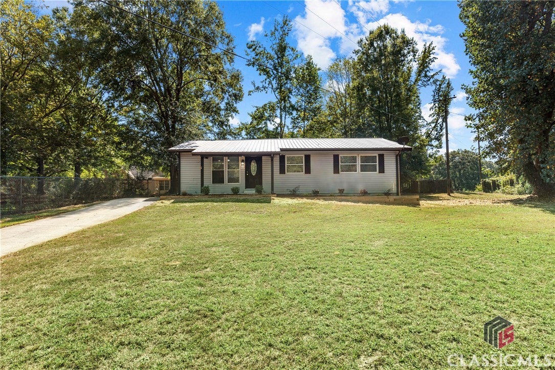 Coleman Dr, Statham, GA 30666