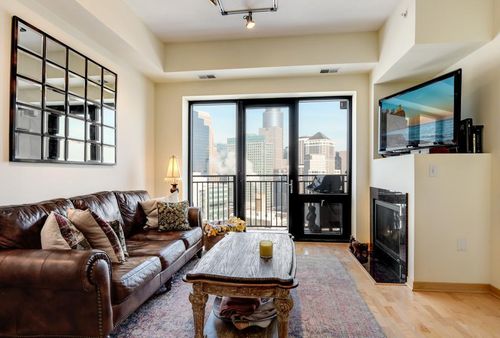 apt-2604-500 E Grant St, Minneapolis, MN, 55404-2182 | Card Image