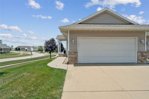 247 Kelso Ln, Fairfax, IA, 52228-9613 | Card Image