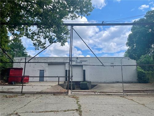 968 E 69th Place, Cleveland, OH, 44103 | Card Image