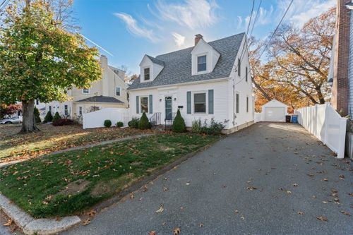 8 Fairview Avenue, Lincoln, RI, 02865 | Card Image