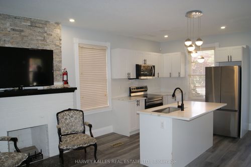 main-70 Centre St W, Strathroy, ON, N7G1T8 | Card Image