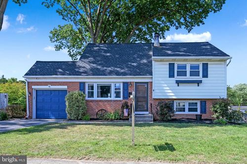 110 Montieth Ave, Reading, PA, 19609-2122 | Card Image