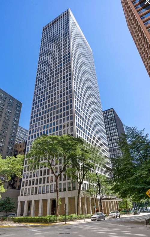 409-260 E Chestnut St, Chicago, IL, 60611-2446 | Card Image
