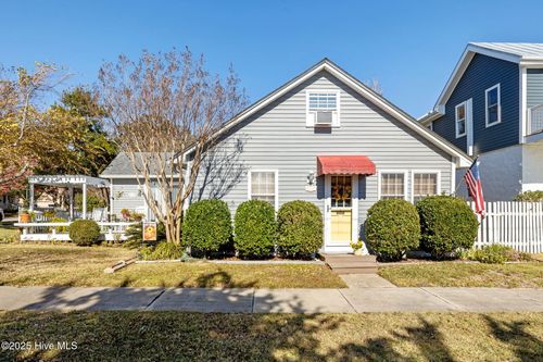 1112 Shepard St, Morehead City, NC, 28557-4155 | Card Image