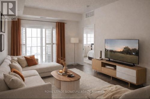 211-70 Shipway Avenue, Clarington (Newcastle), ON, L1B0V7 | Card Image