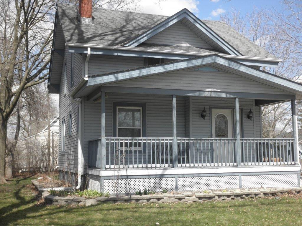 3rd Ave, Charles City, IA 50616