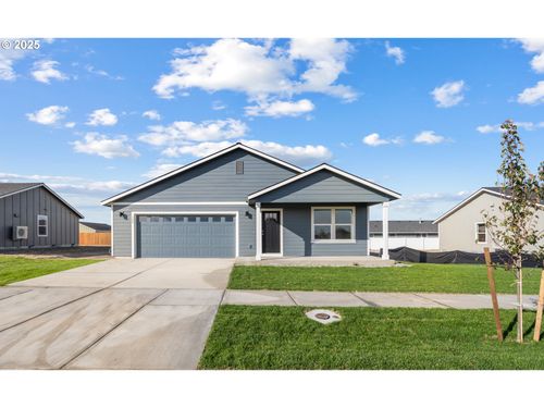 148 Sw Eagle Dr, Boardman, OR, 97818-8107 | Card Image