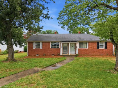 1802 Villa Dr, Greensboro, NC, 27403-1257 | Card Image