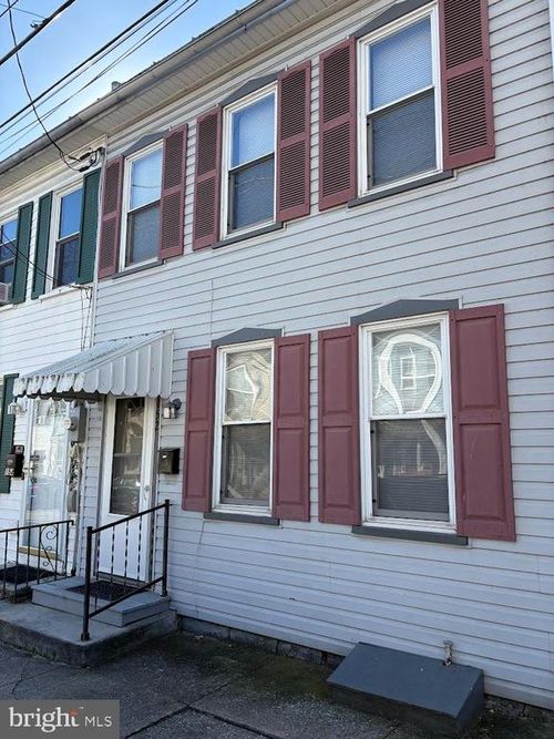 156 E Penn St, CARLISLE, PA, 17013-2434 | Card Image