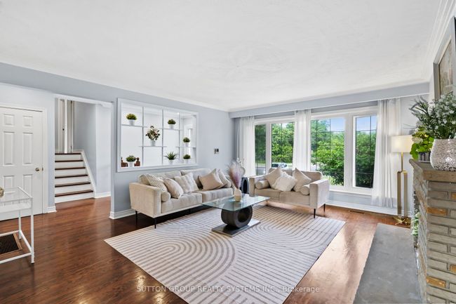 732 Royal York Rd, House other with 7 bedrooms, 4 bathrooms and 4 parking in Etobicoke ON | Image 7