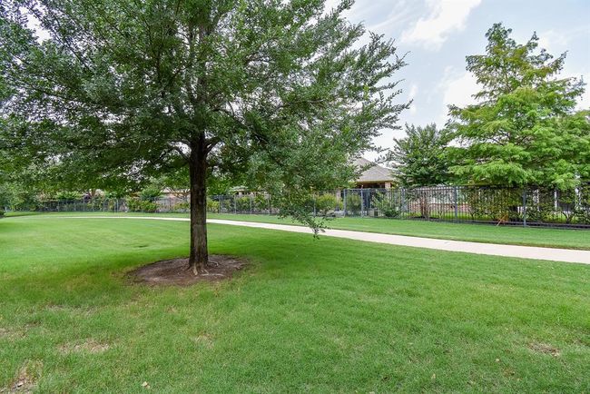 The walking trail behind the home is jus another perk to brag about! | Image 47