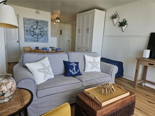 APT-804 - 415 E Beach Dr, Condo with 0 bedrooms, 1 bathrooms and null parking in Galveston TX | Image 5