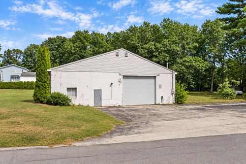 22 Kendall Pond Rd, Derry, NH, 03038-4320 | Card Image