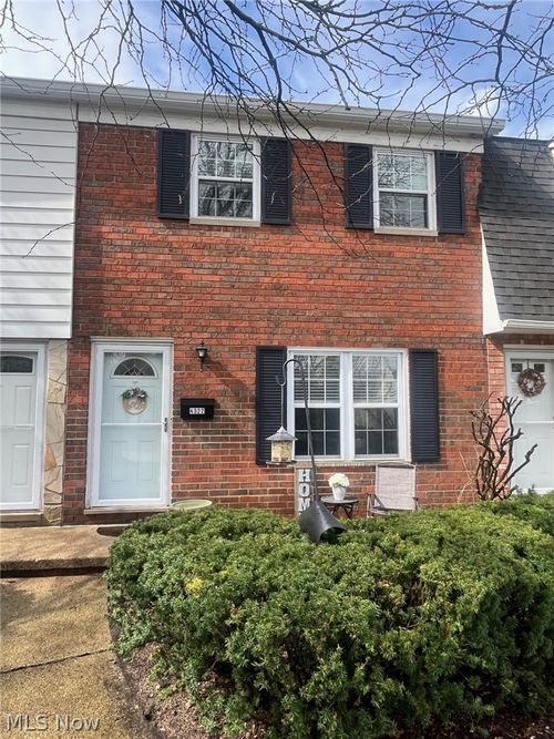 4322 W 196th St, Fairview Park, OH, 44126-3428 | Card Image