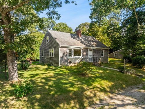 9 James St, Woods Hole, MA, 02543-1410 | Card Image