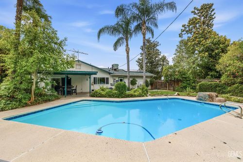 4200 Orinda Way, Bakersfield, CA, 93306-2244 | Card Image