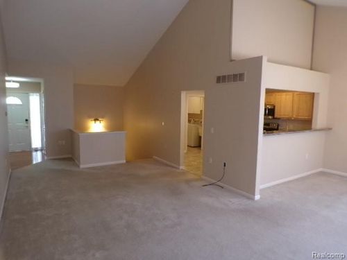 6575 Cortland Ave, Brighton, MI, 48114-5317 | Card Image