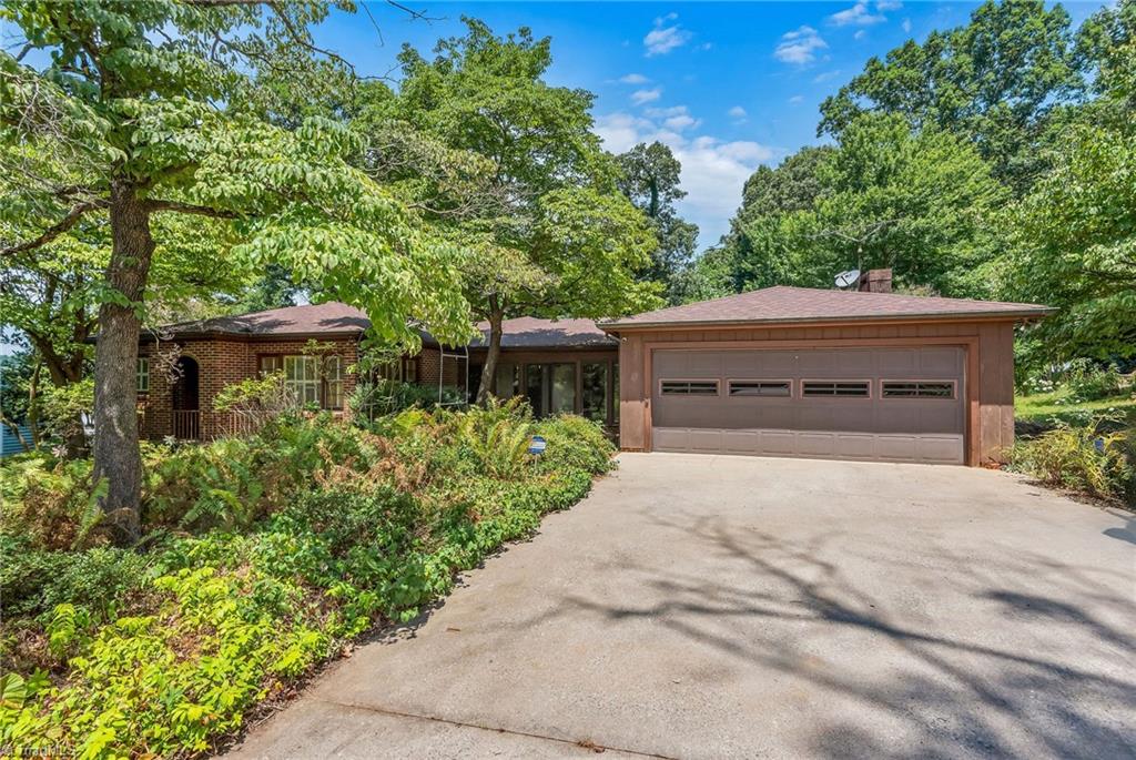 Highland St, Wilkesboro, NC 28697