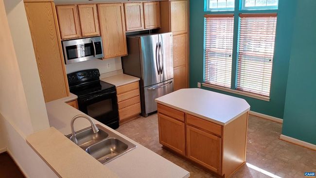 2330 Abington Dr, Townhouse with 2 bedrooms, 3 bathrooms and null parking in CHARLOTTESVILLE VA | Image 11