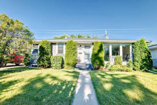 143 Waskatenau Crescent Sw, Calgary, AB, T3C2X7 | Card Image