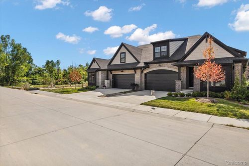 10-2028 Breckenridge Ct, Rochester, MI, 48307 | Card Image