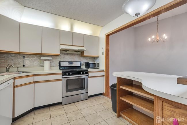 352 Lancaster Ct, Townhouse with 2 bedrooms, 2 bathrooms and null parking in Piscataway NJ | Image 7