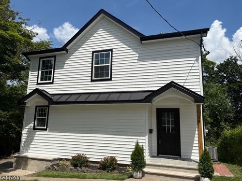 18 Governor Haines St, Hamburg, NJ, 07419-1625 | Card Image