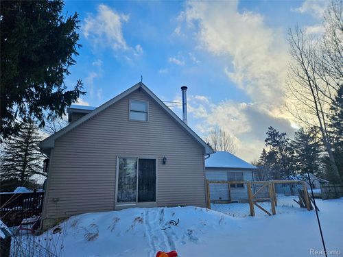 283 E Millington Rd, Mayville, MI, 48744-9325 | Card Image