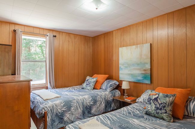 704 York Ave, House other with 3 bedrooms, 1 bathrooms and 6 parking in Sauble Beach ON | Image 19