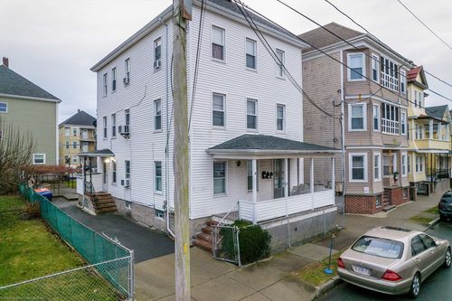 186 Division St, New Bedford, MA, 02744-3135 | Card Image