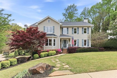 560 Long Oak Dr, Gainesville, GA, 30501-3142 | Card Image