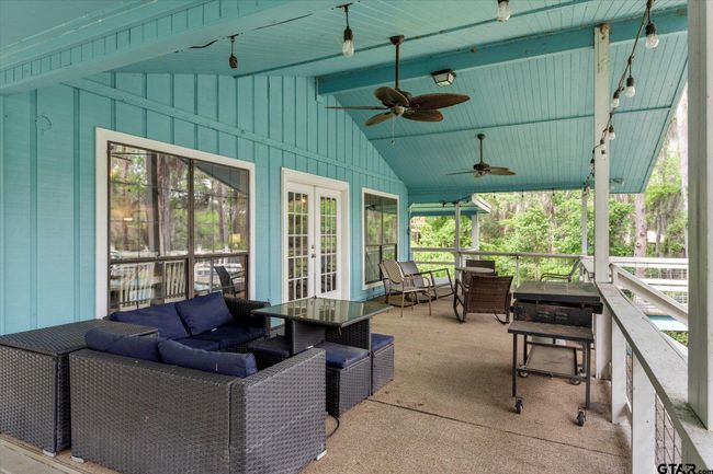 230 W Sesame St, House other with 3 bedrooms, 2 bathrooms and null parking in Karnack TX | Image 8