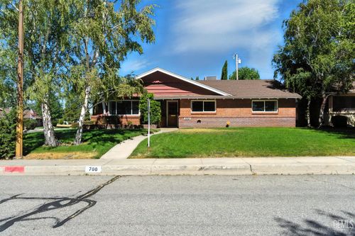700 Mulberry St, Tehachapi, CA, 93561-1927 | Card Image