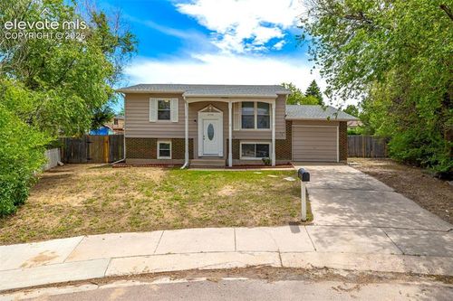2155 Jet Wing Dr, Colorado Springs, CO, 80916-2425 | Card Image