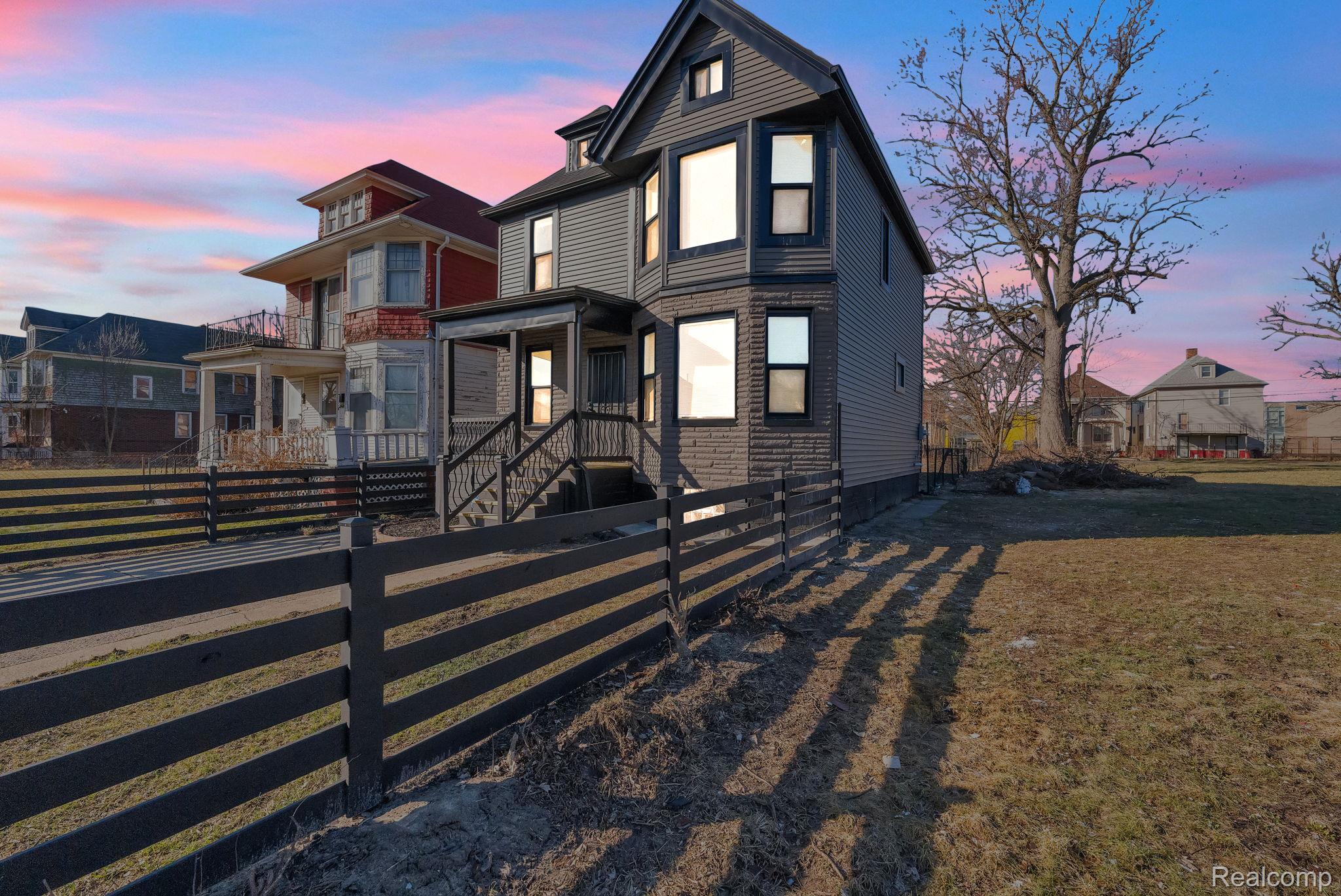 Residential in Detroit 4
