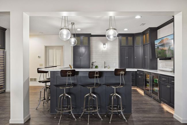 Bar offers plenty of seating space. | Image 56