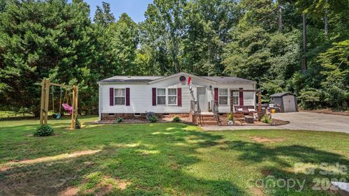 111 Patrice Rd, Mooresville, NC, 28115-5765 | Card Image
