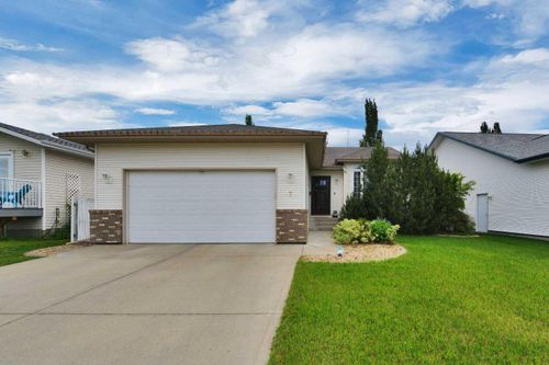 7 Logan Close, Red Deer, AB, T4R2N9 | Card Image