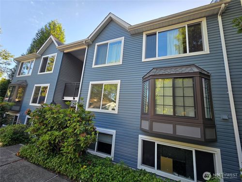apt-d202-12716 Ne 144th St, Kirkland, WA, 98034-4825 | Card Image