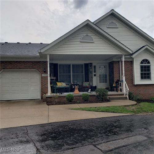 12521 Gwen Whisler Dr Nw, Uniontown, OH, 44685-6503 | Card Image