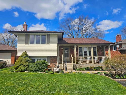 78 Page Dr, Welland, ON, L3C6E4 | Card Image