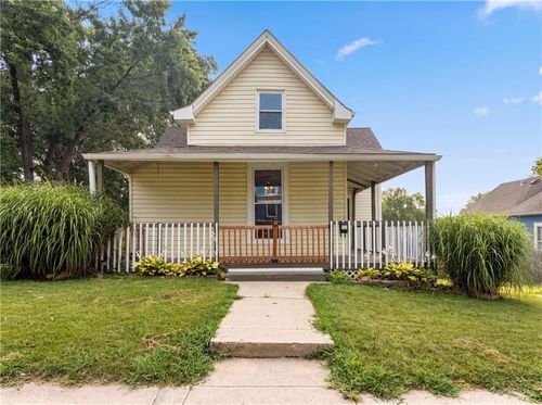 423 N Missouri St, Liberty, MO, 64068-1733 | Card Image
