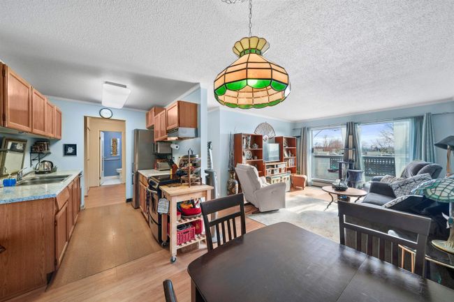 309 - 809 W 16 Th Street, Condo with 2 bedrooms, 1 bathrooms and 1 parking in North Vancouver BC | Image 1